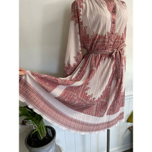 Load image into Gallery viewer, Vintage 70s Boho Micropleat Polyester Pink Paisley Print Shirtwaist Dress 12