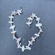 Load image into Gallery viewer, Vintage 1970s White Seashell Necklace Beaded Summer Coastal Grandma