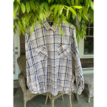 Load image into Gallery viewer, Karnet Creative Upcycled Embroidery Vintage 70s Levis Snap Button Down