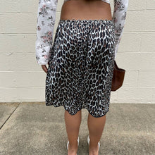 Load image into Gallery viewer, Vintage y2k Silver Circle Metal Chain Link Adjustable Belt