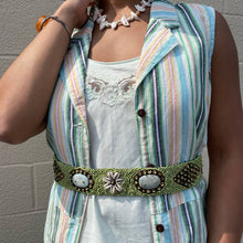 Load image into Gallery viewer, Vintage 1970s White Seashell Necklace Beaded Summer Coastal Grandma