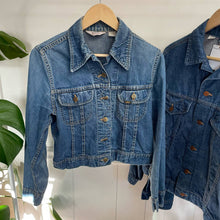 Load image into Gallery viewer, Vintage 70s Lee Riders Classic Jean Denim Jacket Medium Blue Cropped