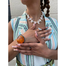 Load image into Gallery viewer, Vintage 1970s White Seashell Necklace Beaded Summer Coastal Grandma