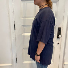 Load image into Gallery viewer, Vintage 90s Mossimo Giannulli Navy Blue Graphic Short Sleeve T-Shirt 2XL