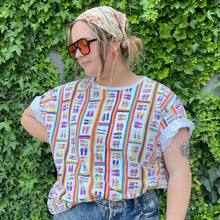 Load image into Gallery viewer, Vintage 90s Novelty Rainbow Flip Flop All over Print T-Shirt 22/24