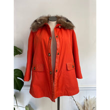 Load image into Gallery viewer, Vintage Rare 1960s Orange Sills Bonnie Cashin Turn Clasp Fur Collar Statement Swing