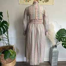 Load image into Gallery viewer, Vintage 1970s Maxi Pastel Prairie Boho Maxi Full Length Long Sleeve Dress SZ 10