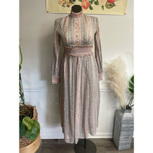 Load image into Gallery viewer, Vintage 1970s Maxi Pastel Prairie Boho Maxi Full Length Long Sleeve Dress SZ 10