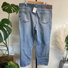 Load image into Gallery viewer, Vintage 1980s Denim Straight Leg Denim Jeans Light Wash 38 40
