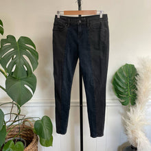 Load image into Gallery viewer, D-ID Two Tone Dark Blue Black Skinny Jeans Darting Sz 29