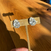 Load image into Gallery viewer, Aurora Set - Vintage 1960s Silver tone Rhinestone Necklace Clip on Earring set