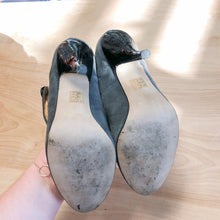 Load image into Gallery viewer, Vintage Ann Roth Gray Suede Mary Jane Pump Heels Size 36