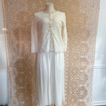 Load image into Gallery viewer, Vintage y2k Designer Michael Simon Knit White Floral Lace Button-up Sweater Blouse Cardigan Sz PM