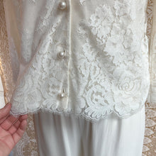 Load image into Gallery viewer, Vintage y2k Designer Michael Simon Knit White Floral Lace Button-up Sweater Blouse Cardigan Sz PM