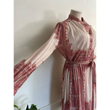 Load image into Gallery viewer, Vintage 70s Boho Micropleat Polyester Pink Paisley Print Shirtwaist Dress 12
