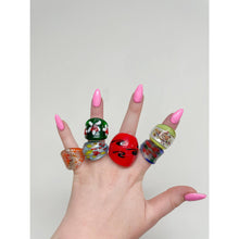 Load image into Gallery viewer, Green Daisy Flowers Art to Wear Glass Blown Multi-Color Statement Cocktail Ring

