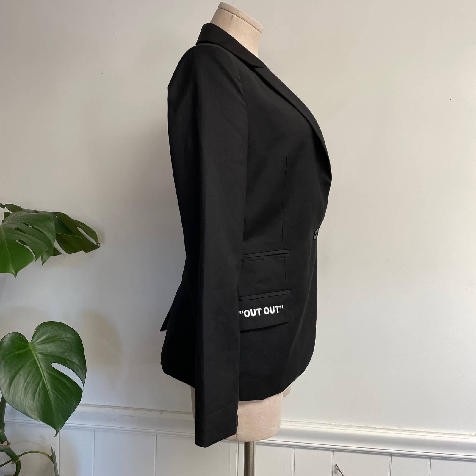 Sisters + Seekers Classic Black Blazer One Button Graphic 
