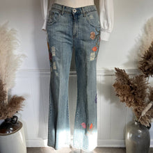 Load image into Gallery viewer, Vintage y2k Z. Cavaricci Light Wash Embroidered Jeans Flare Sz 14
