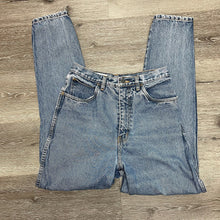 Load image into Gallery viewer, Vintage Bill Blass Mom Jeans Distressed Light-Med Blue Wash Sz 10 All cotton Straight leg

