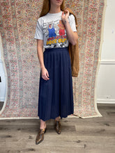 Load image into Gallery viewer, Vintage Navy Blue Midi Pleated Skirt
