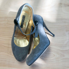 Load image into Gallery viewer, Vintage Ann Roth Gray Suede Mary Jane Pump Heels Size 36
