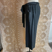 Load image into Gallery viewer, Modern Alice Alexander  Black Culotte Pants Wide Leg Sz 12
