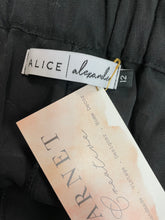 Load image into Gallery viewer, Modern Alice Alexander  Black Culotte Pants Wide Leg Sz 12
