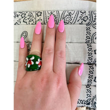 Load image into Gallery viewer, Green Daisy Flowers Art to Wear Glass Blown Multi-Color Statement Cocktail Ring
