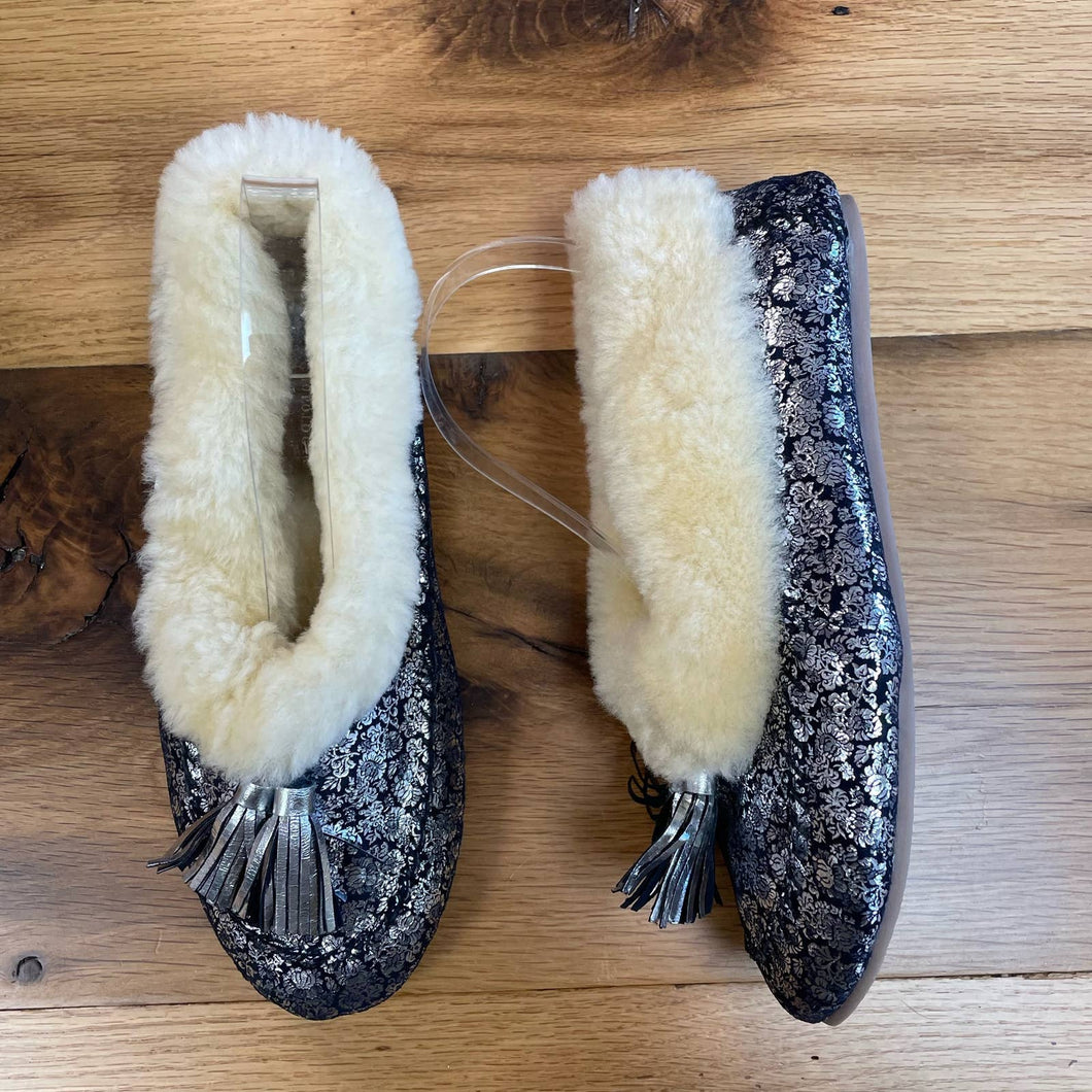 Modern Anthropologie Llani Shearling Sheepskin Suede Silver Black Metallic Slipper Shoes Sz 8